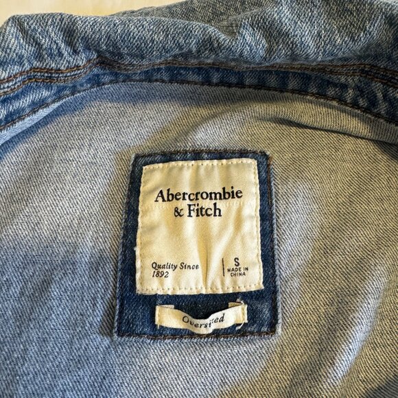 Abercrombie & Fitch Women's Denim Trucker Jacket Small - Picture 7 of 10